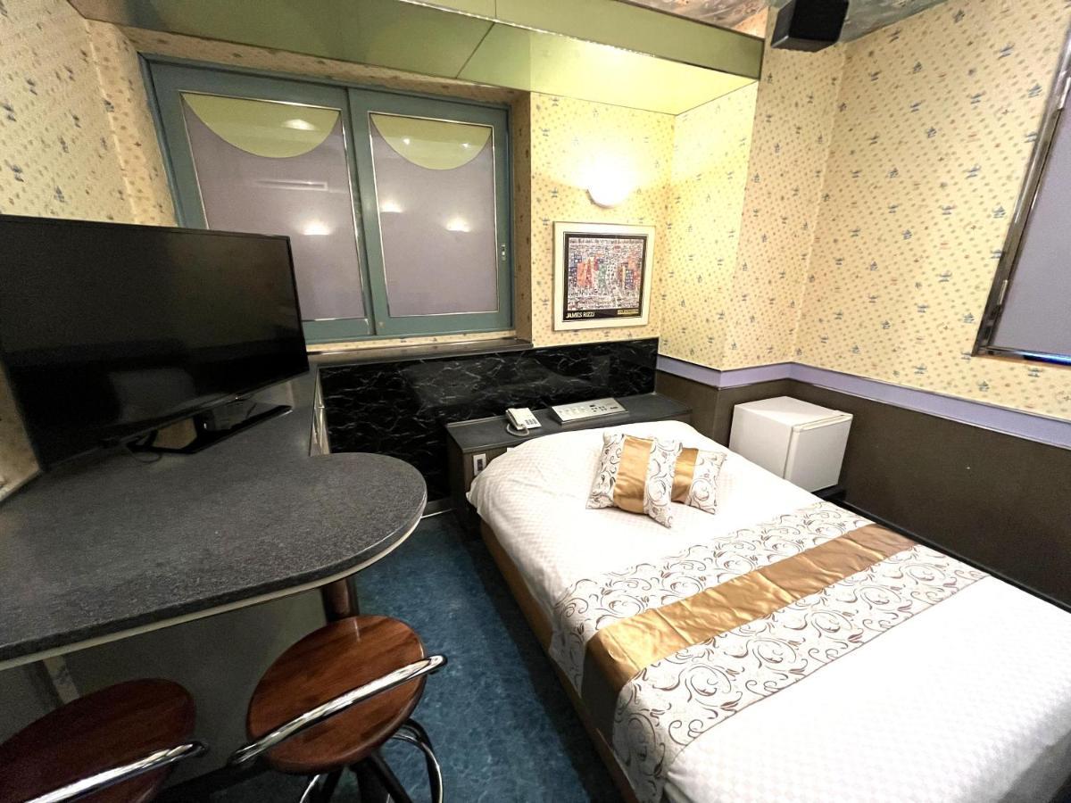 Hotel Crystal 大人専用 Tokyo prefektur Exteriör bild