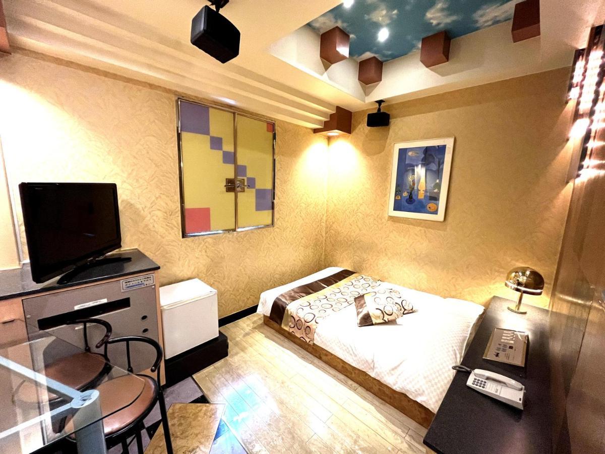 Hotel Crystal 大人専用 Tokyo prefektur Exteriör bild