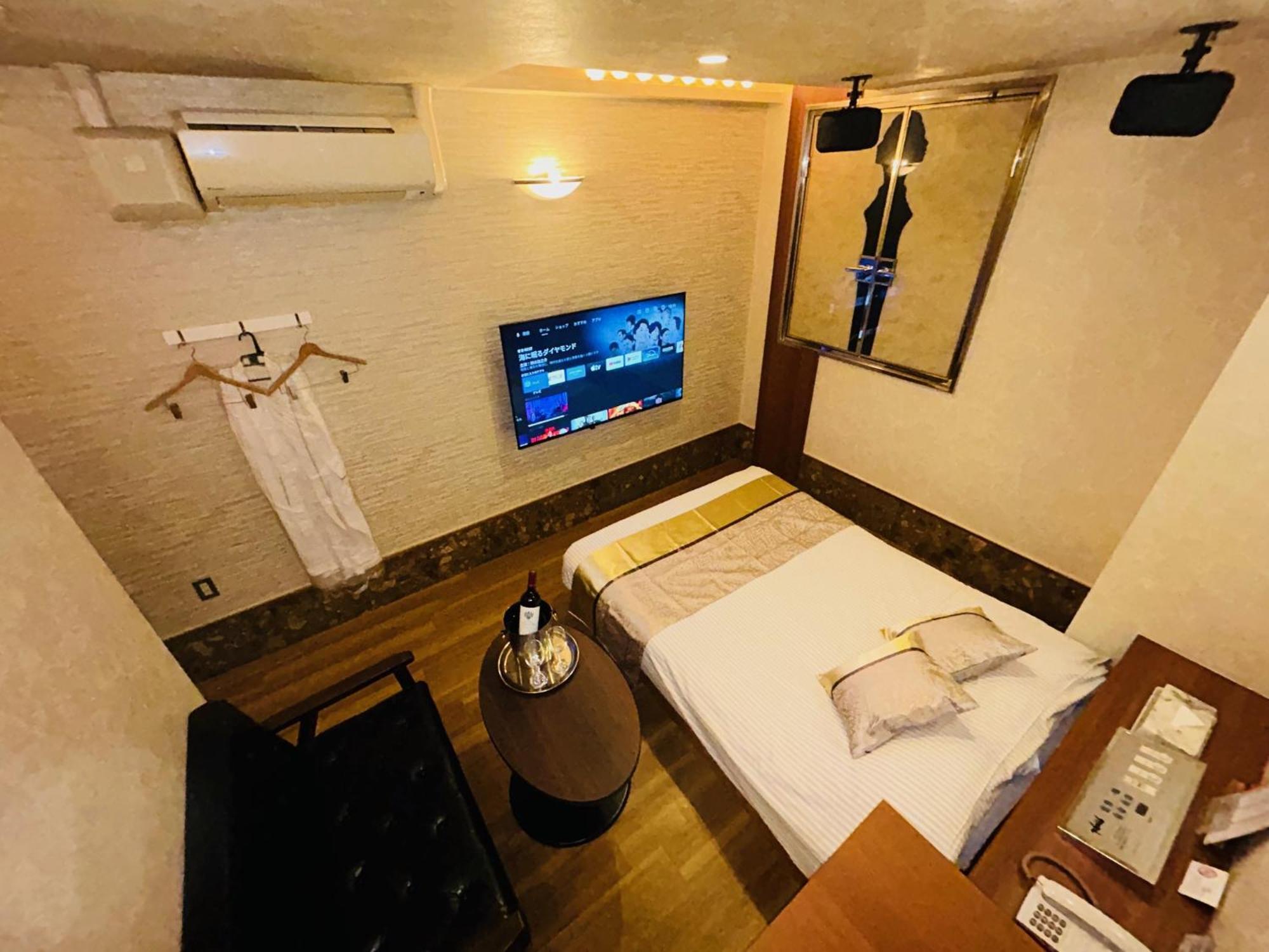 Hotel Crystal 大人専用 Tokyo prefektur Exteriör bild